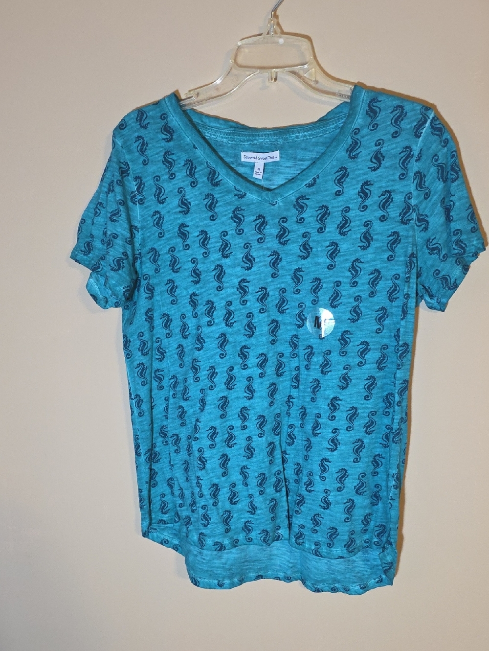 Womens NWT Sunsets & Sweet Tea Vneck Tshirt Turquoise W/ Navy Seahorses Size M